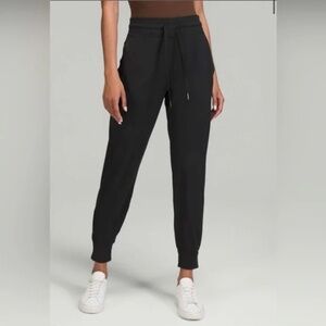 Size 2 Lulu Lemon Ready to Rulu Black Joggers